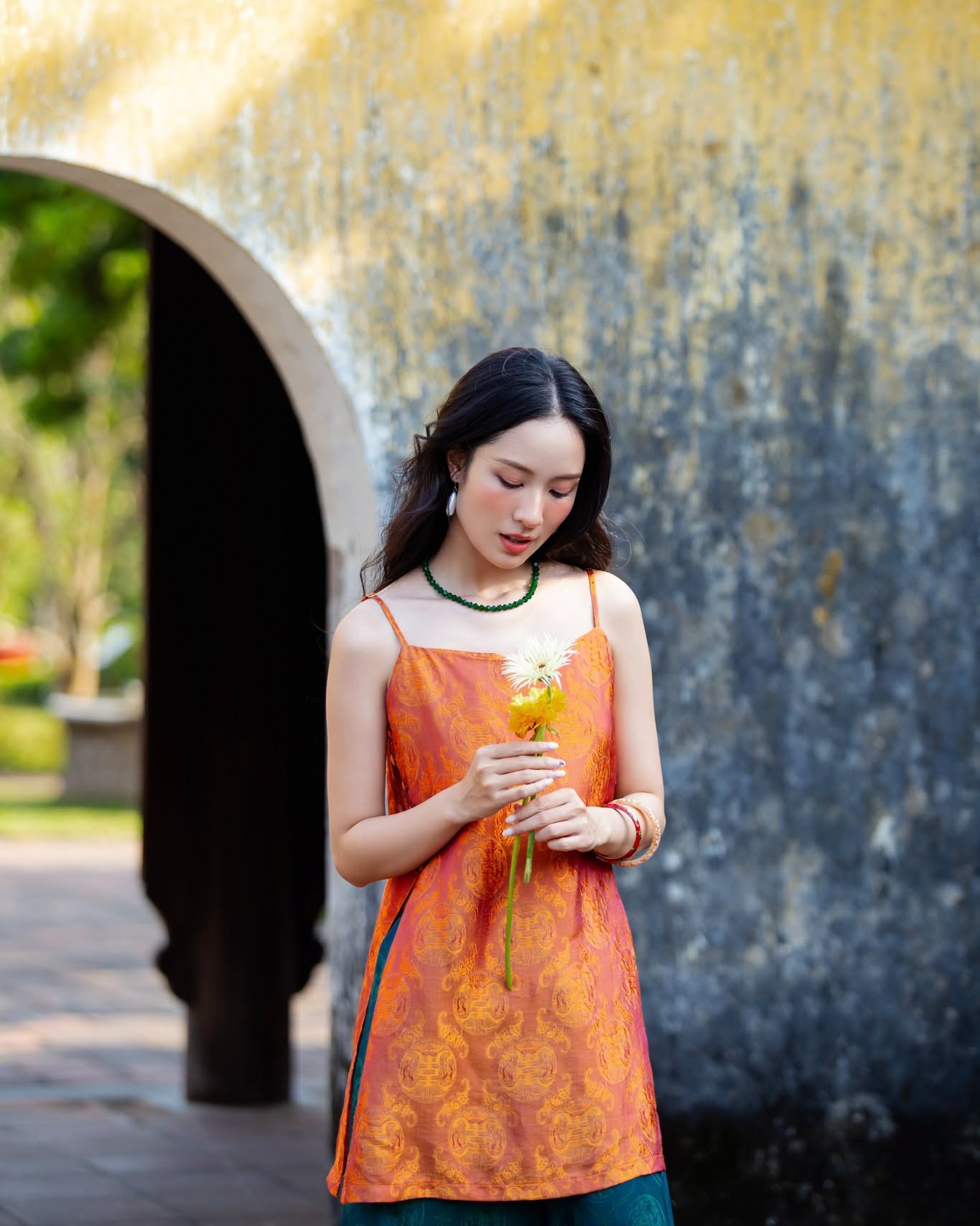 “Ngọc Ngà” Cami Set – Wormsilk in Sunset Amber with Deep Green Pants