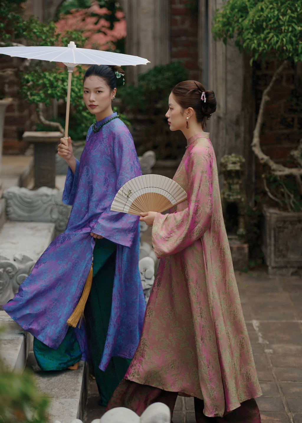 "Lam Dien" Ao-dai Set - 5-panel wormsilk in Violet & Jade