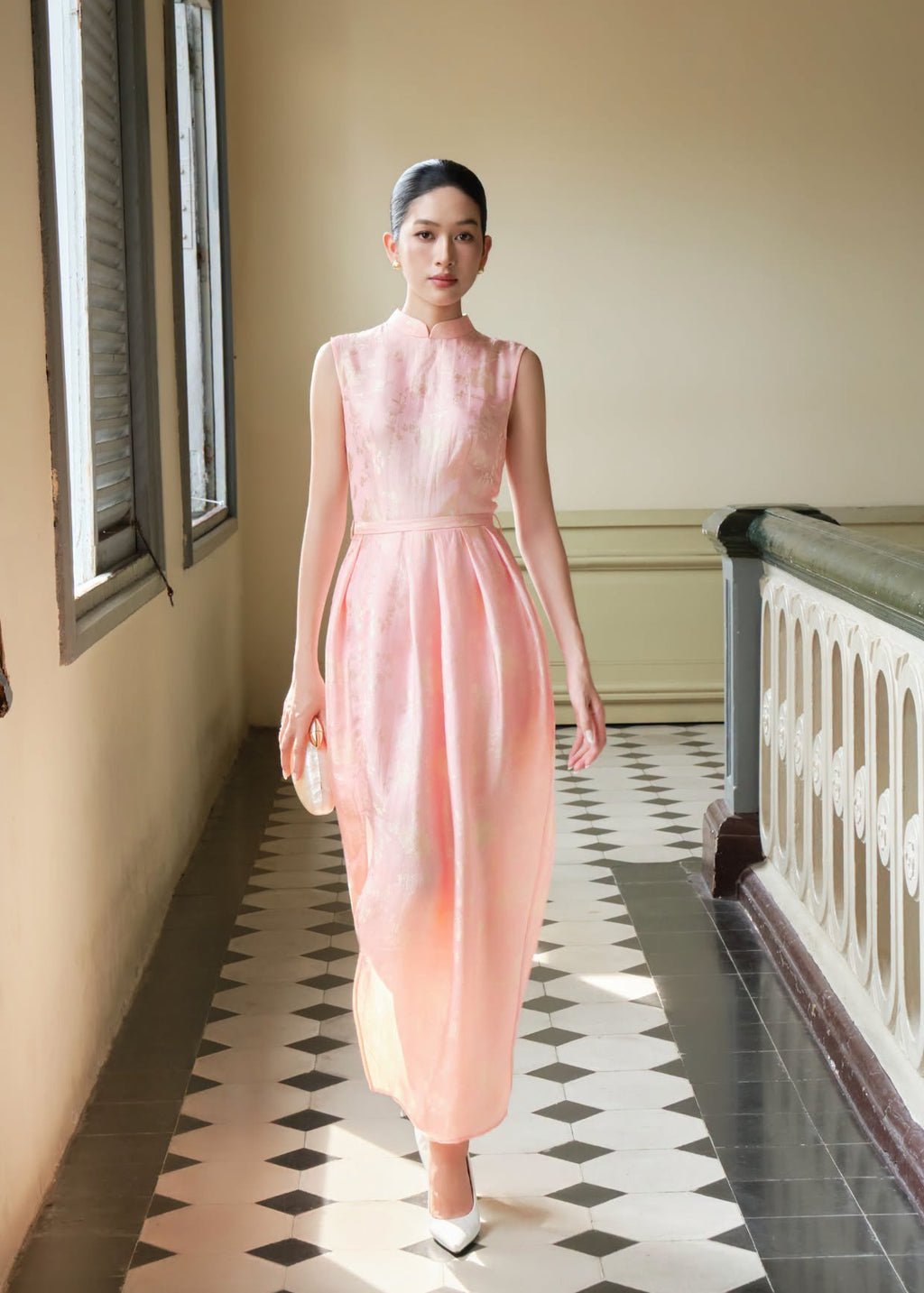 “Celeste” Short-sleeve Dress – Lotus Jacquard womsilk Dress in Moonlight Silver