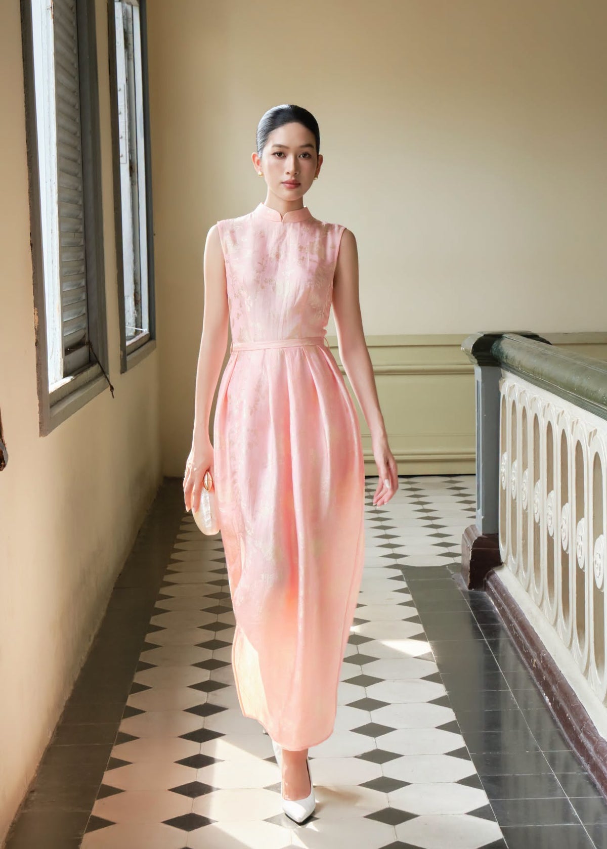 “Celeste” Short-sleeve Dress – Lotus Jacquard womsilk Dress in Moonlight Silver
