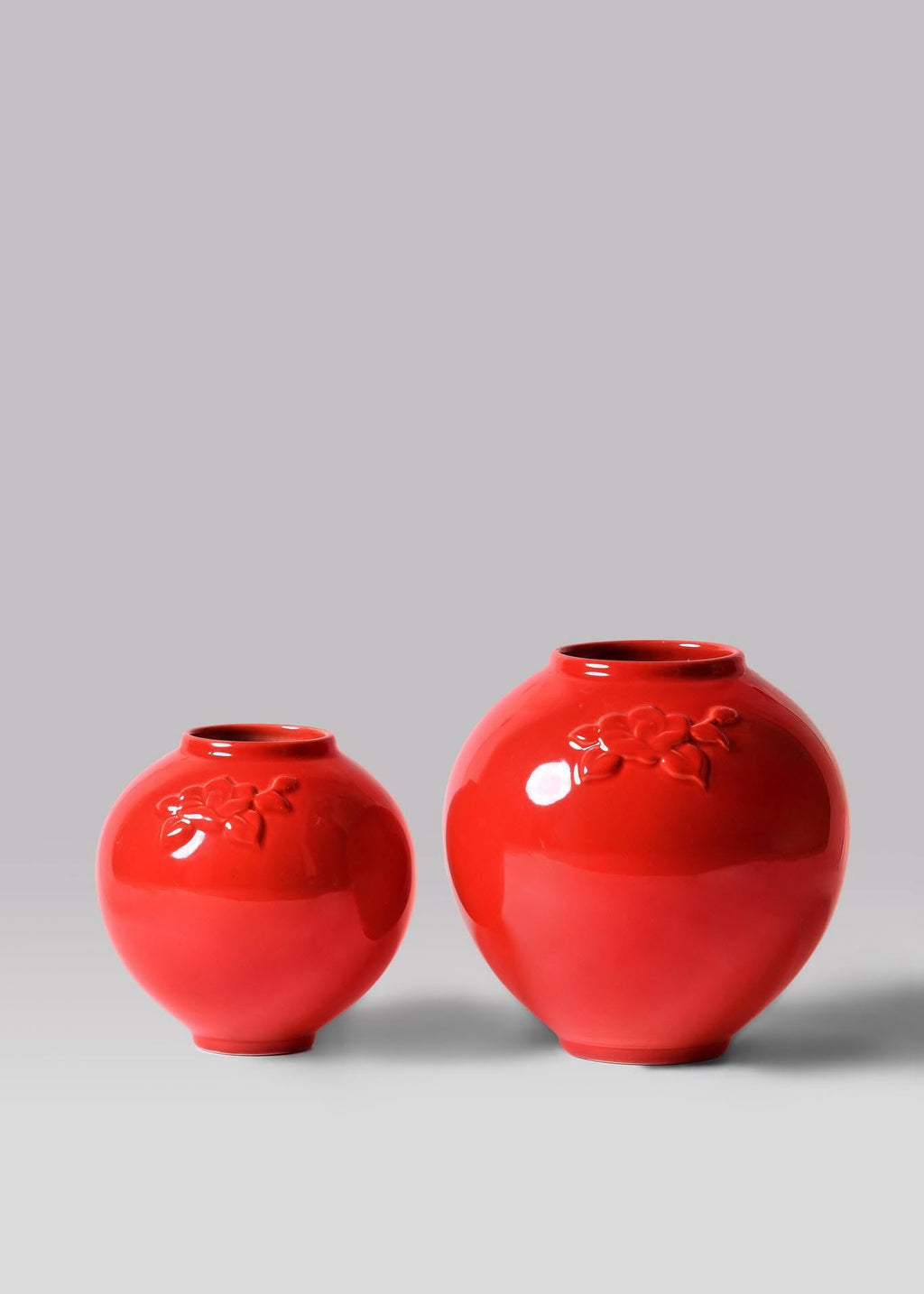 “Moon Camellia” Vase – Handcrafted Bát Tràng Ceramic Vase in White