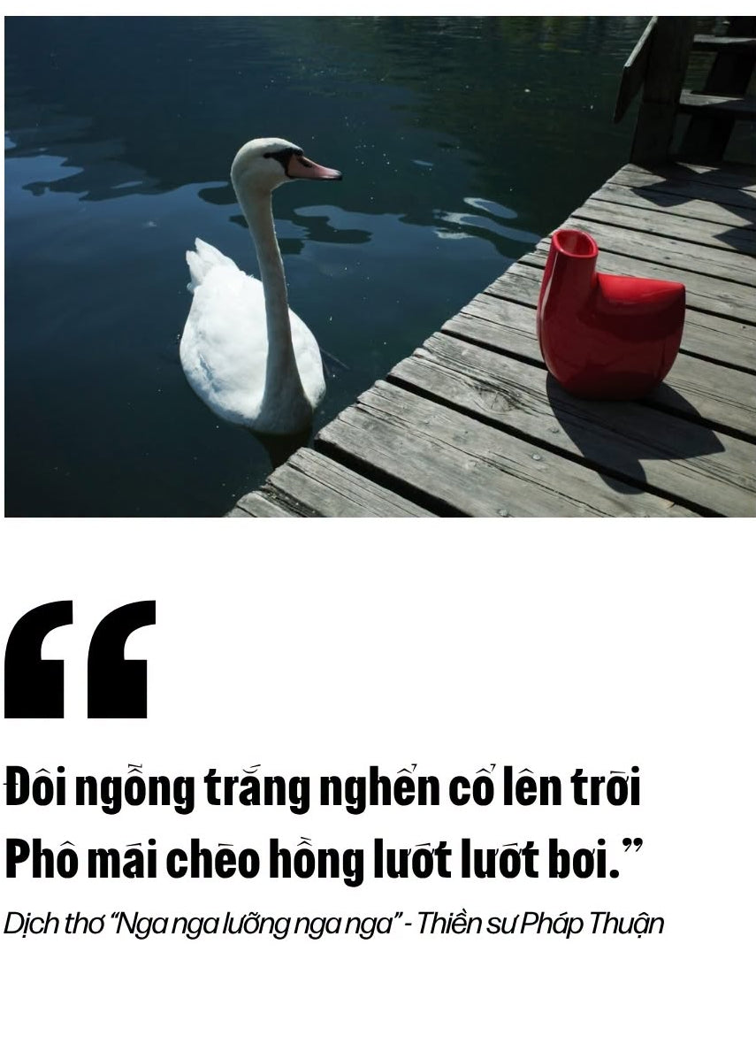 “Nga Nga” – Sculptural Bát Tràng Ceramic Vase