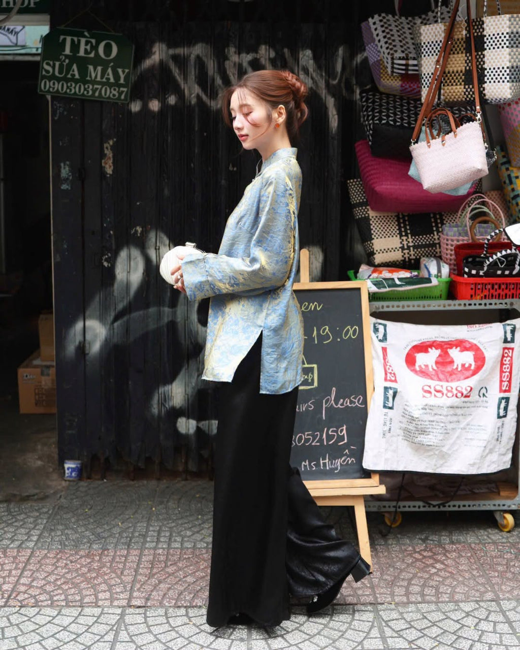 “Lam Nguyệt” Set – Mandarin-Collar Tencel Silk Set in Celestial Blue