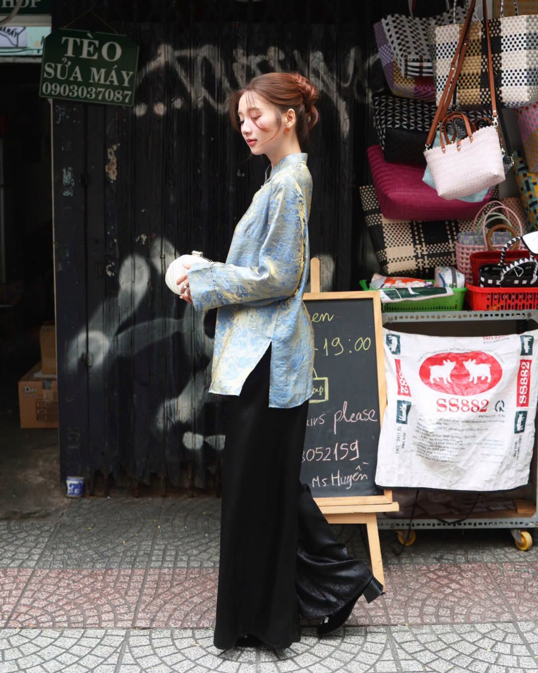 “Lam Nguyệt” Set – Mandarin-Collar Tencel Silk Set in Celestial Blue
