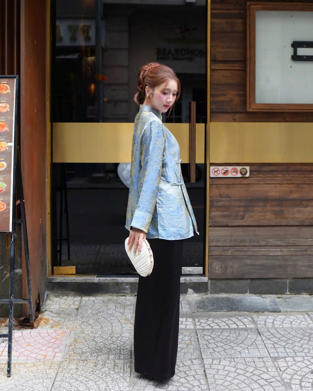 “Lam Nguyệt” Set – Mandarin-Collar Tencel Silk Set in Celestial Blue