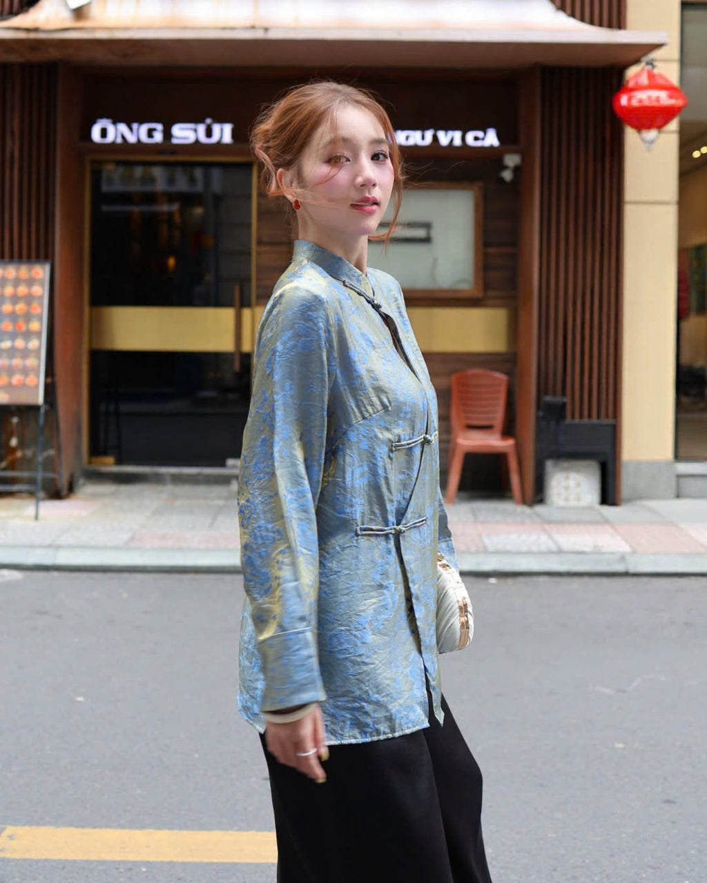 “Lam Nguyệt” Set – Mandarin-Collar Tencel Silk Set in Celestial Blue