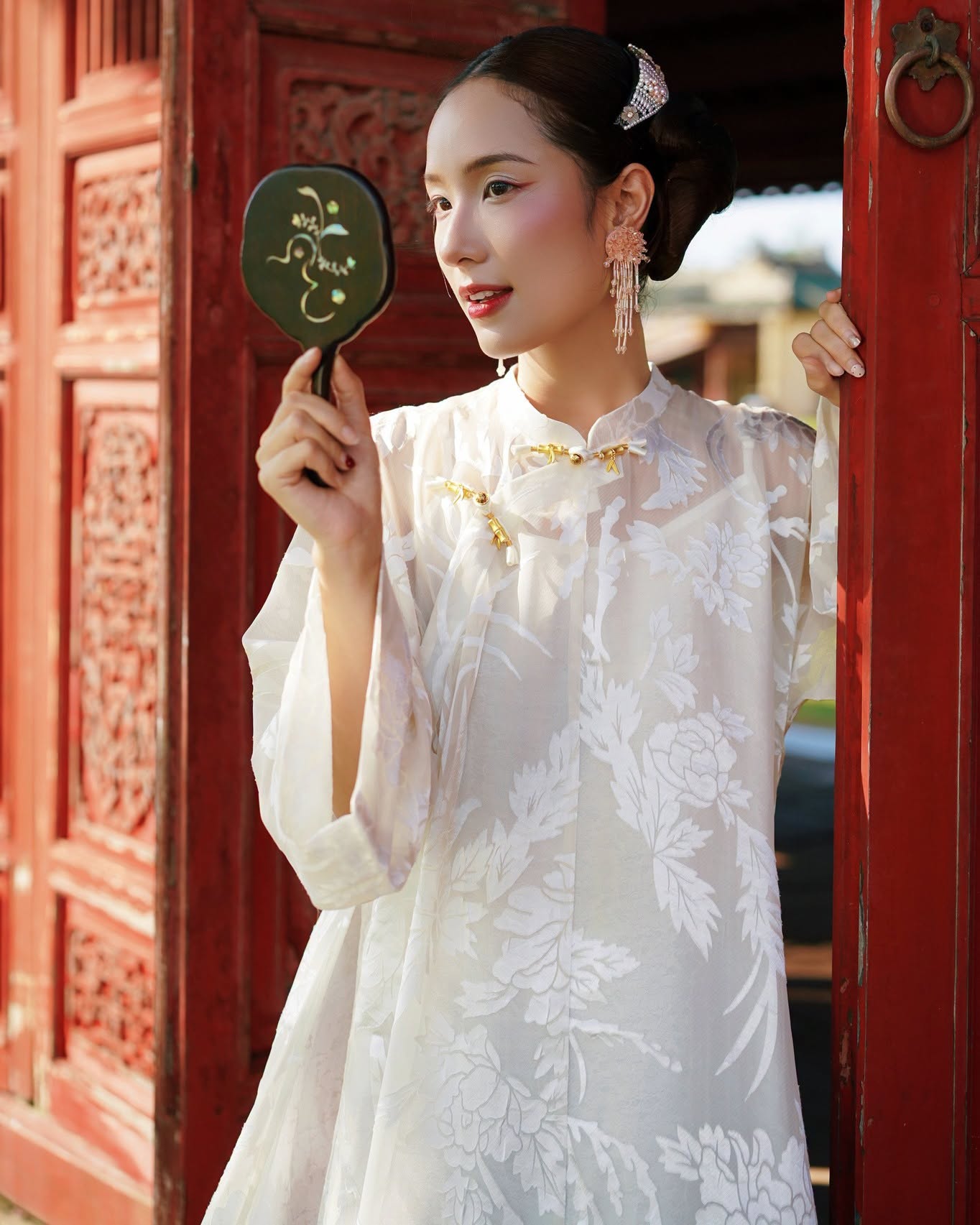 “Mẫu Đơn” 5-panel Ao-dai Set - Peony-patterned Rayon-lace in Ivory with red pants
