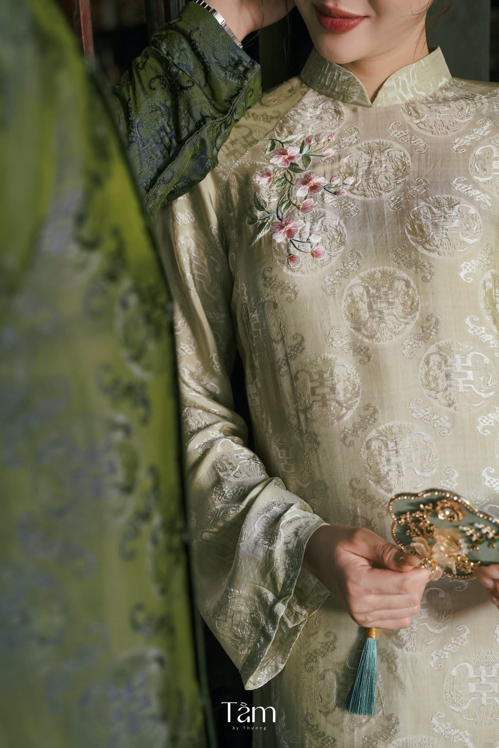 “Lam Uyen” Wedding Áo Dài Set – Layered Worm Silk in Moss Jade & Champagne
