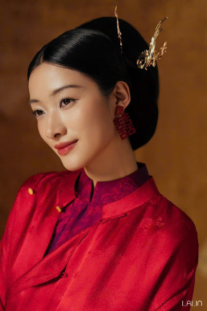 Thy Giao Ao-dai Set – Luxury Double-layer Hand-Embroidered WormSilk in Crimsom [Wedding Collection] by Lalin - back view showing intricate details and cultural authenticity, premium Vietnamese silk clothing