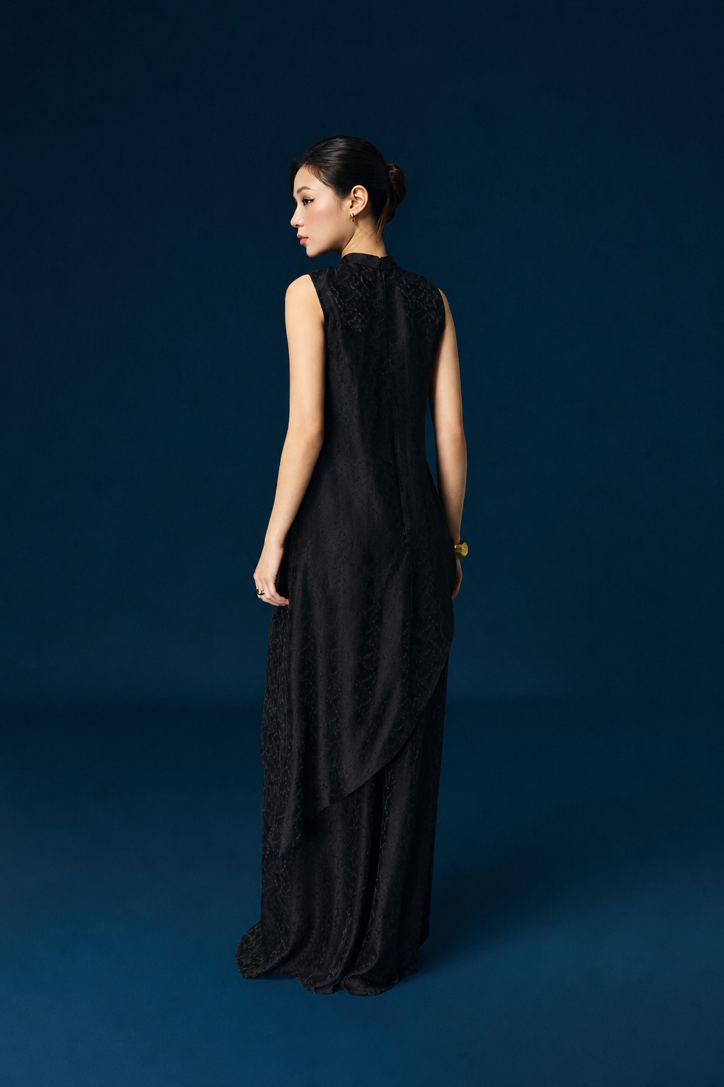 “Kim Tuyền” Set – Modernized Áo Ngắn (long version of Ao-dai) in Black Worm Silk