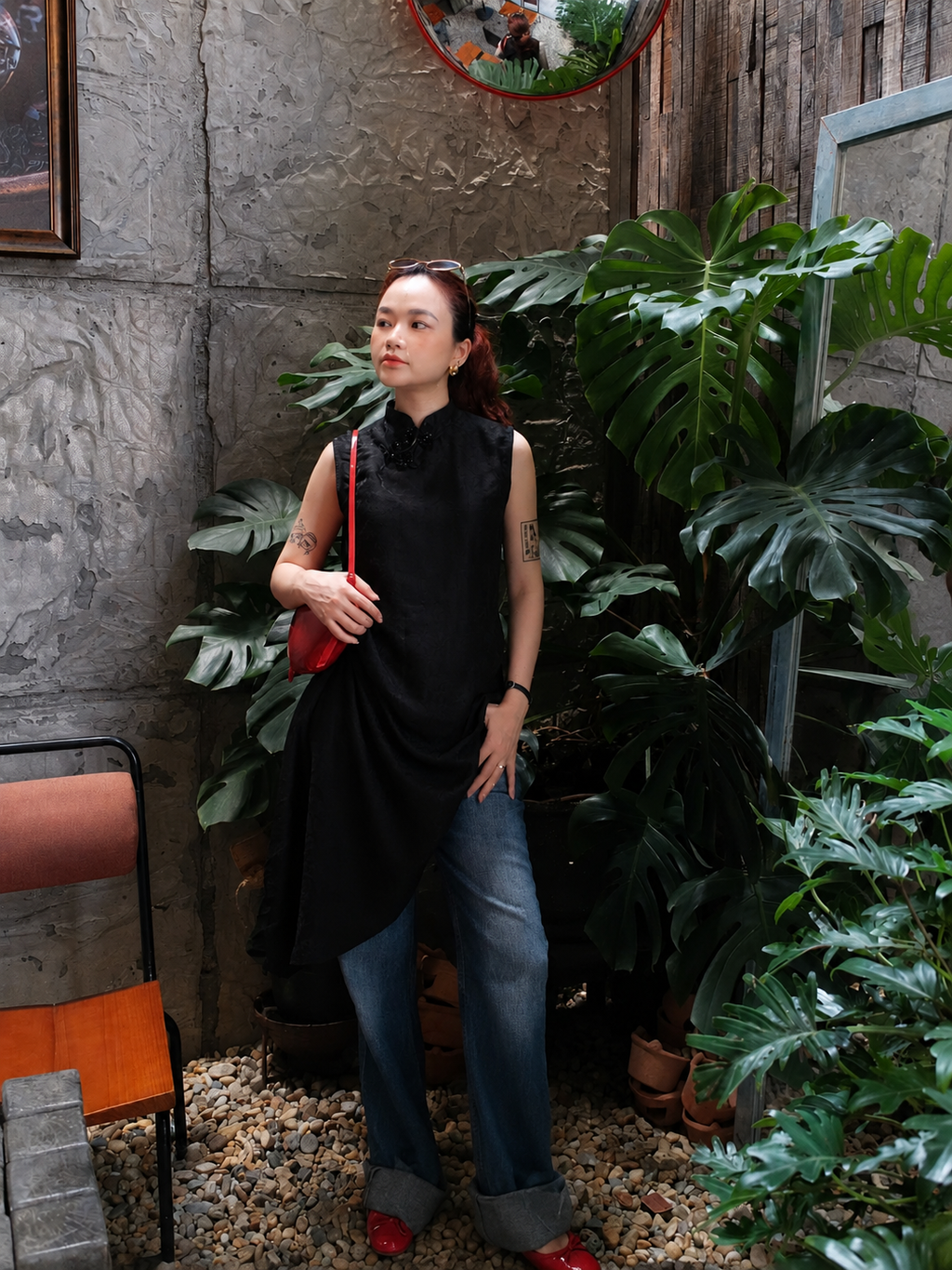 “Kim Tuyền” Set – Modernized Áo Ngắn (long version of Ao-dai) in Black Worm Silk