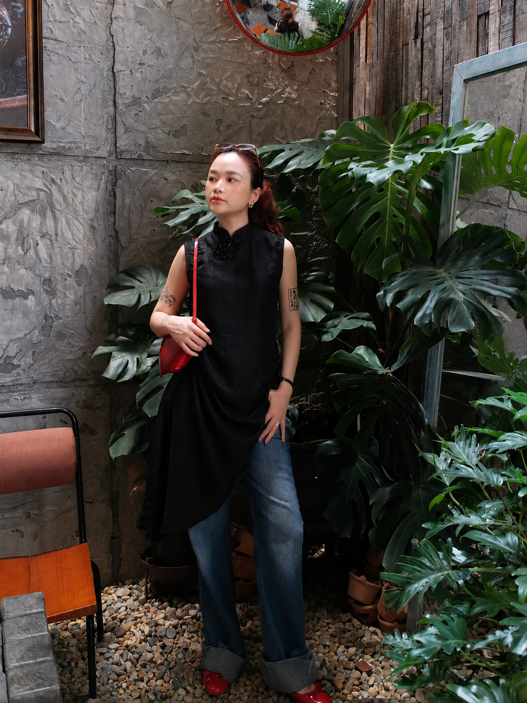 “Kim Tuyền” Set – Modernized Áo Ngắn (long version of Ao-dai) in Black Worm Silk