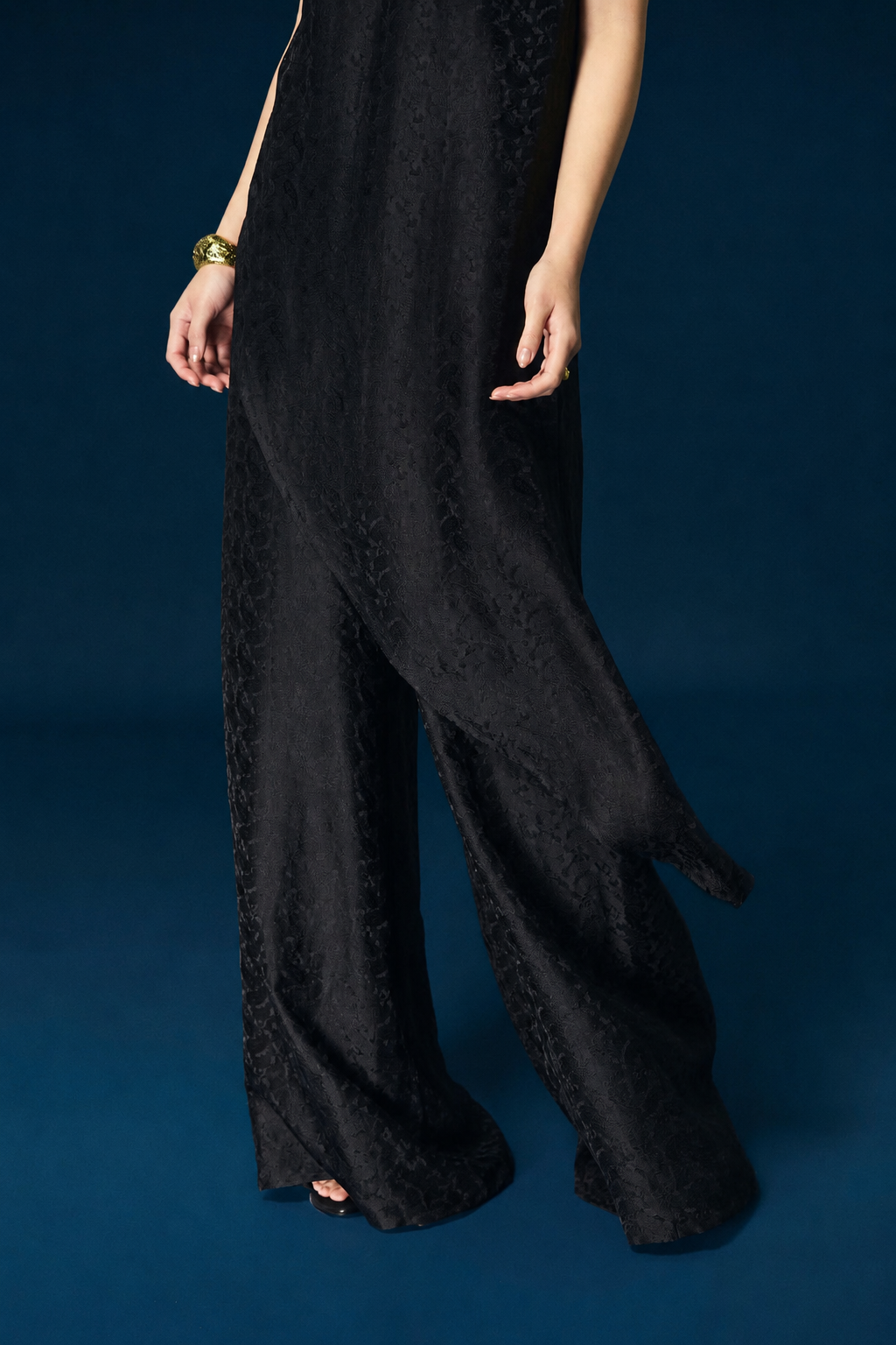 “Kim Tuyền” Set – Modernized Áo Ngắn (long version of Ao-dai) in Black Worm Silk