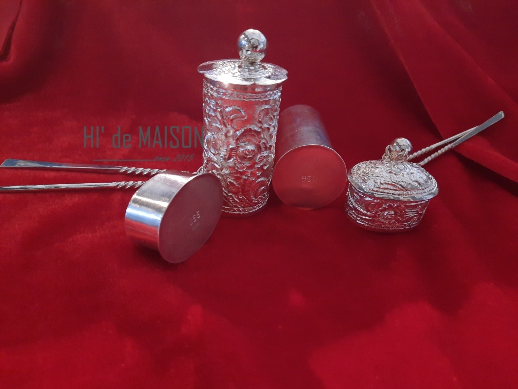 "Hop Van Nien necklace with chamber pendant set, silver and red, artisan-crafted, modern design by HI de Maison"