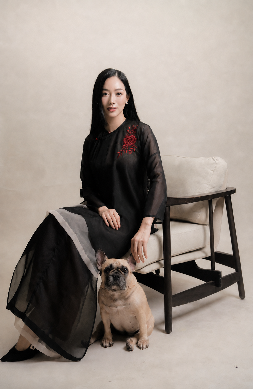 "Midnight Peony" Ao-dai Set – Embroidered Organza in Noir