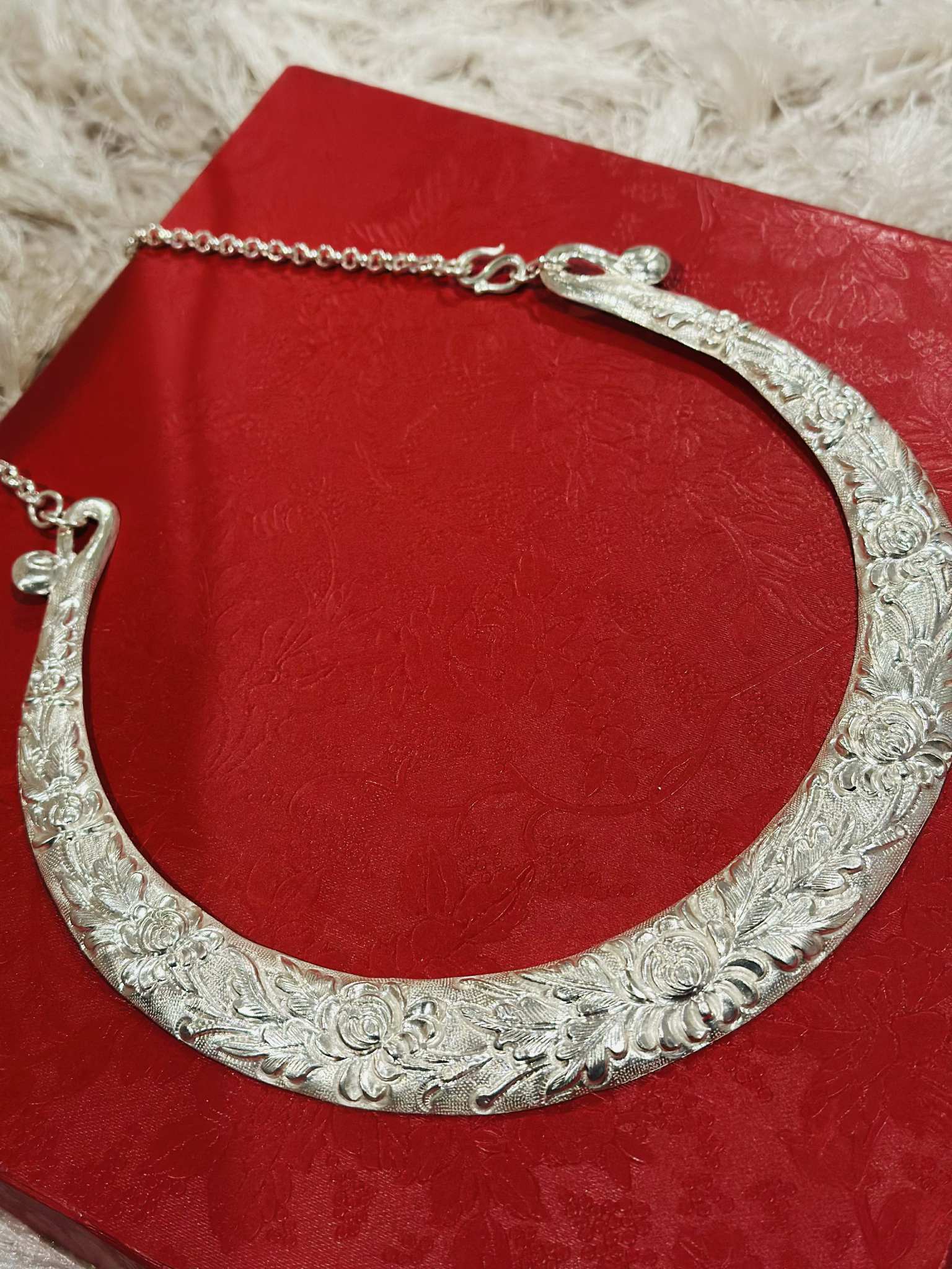 “Cúc Vân” – Flat Collar Necklace in Fine Silver featuring Chrysanthemum - flat lay display by HI de Maison