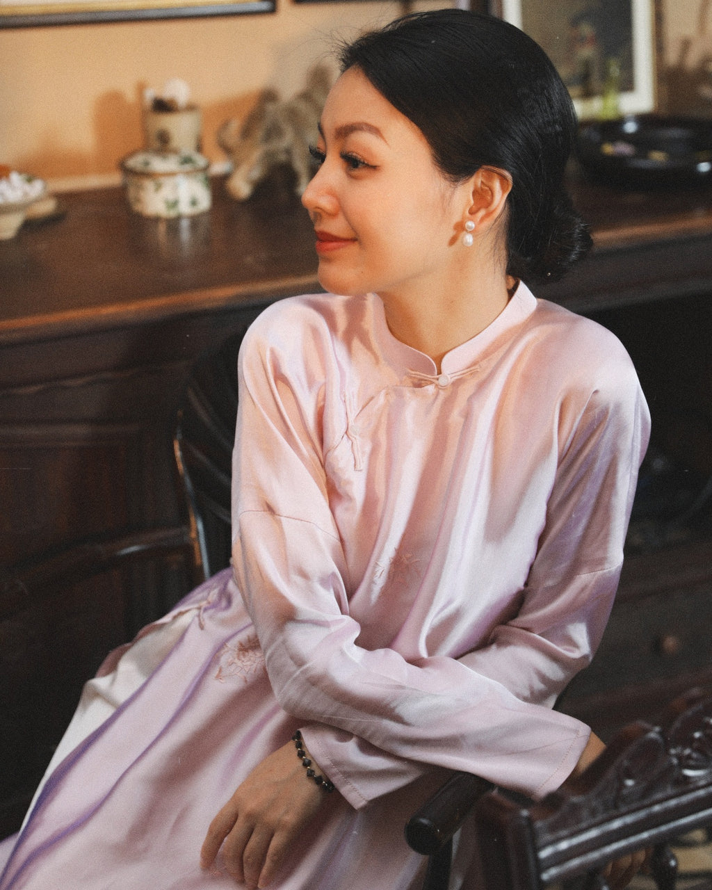 Rose Bunches Ao-dai Set - Premium Hand-embroidered Wormsilk in Soft Lilac - side profile by Moc Nhieu