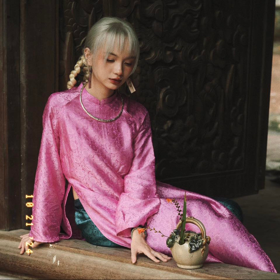 Vietnamese Ao Dai - Cuc Hoa Ao Dai set - Wormsilk in Pink [Traditional Cut] - styled presentation in pink by Moc