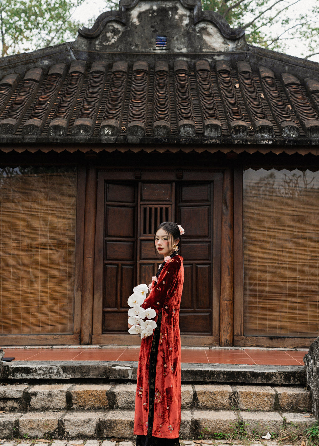 "Yen Hoa" Ao-dai Set – Embroidered on Velvet on Brick Crimson