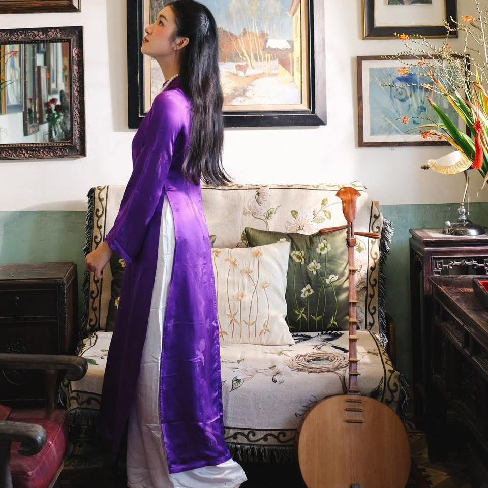 Vietnamese Ao Dai - Lien Hoa Ao Dai set - Wormsilk in Purple [Traditional cut] - side profile in purple by Moc