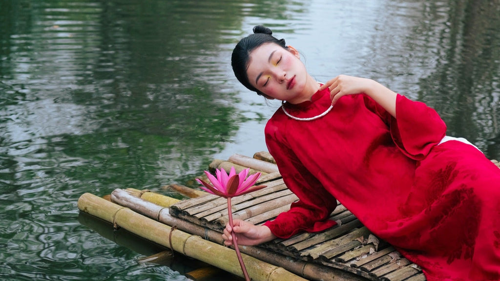 "Giai Nhan" Premium Ao Dai set - Flowery Wormsilk Double Layer in Crimson