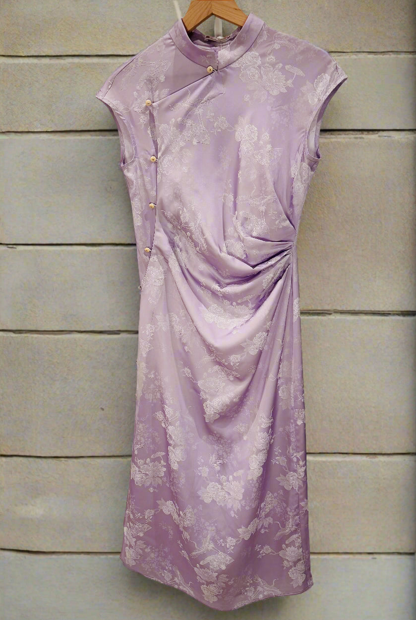 "Hương Trầm" sleeveless lavender cheongsam top, silk jacquard, modern floral pattern, Vietnamese design.