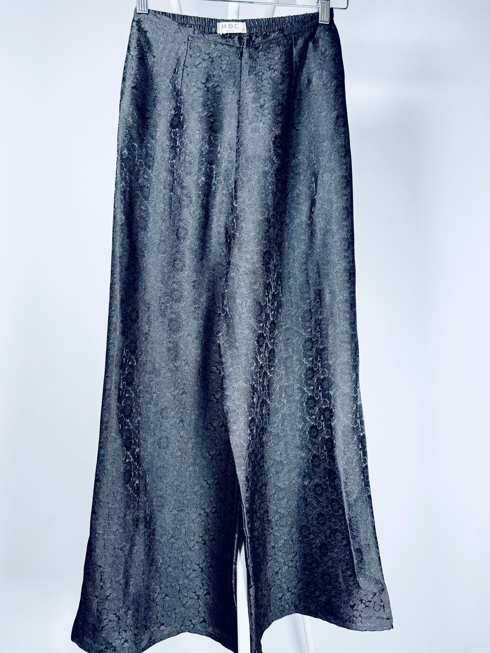 Ao Dai Pants - Chrysanthemum pattern in Wormsilk - front view in velvet in gray by Moc
