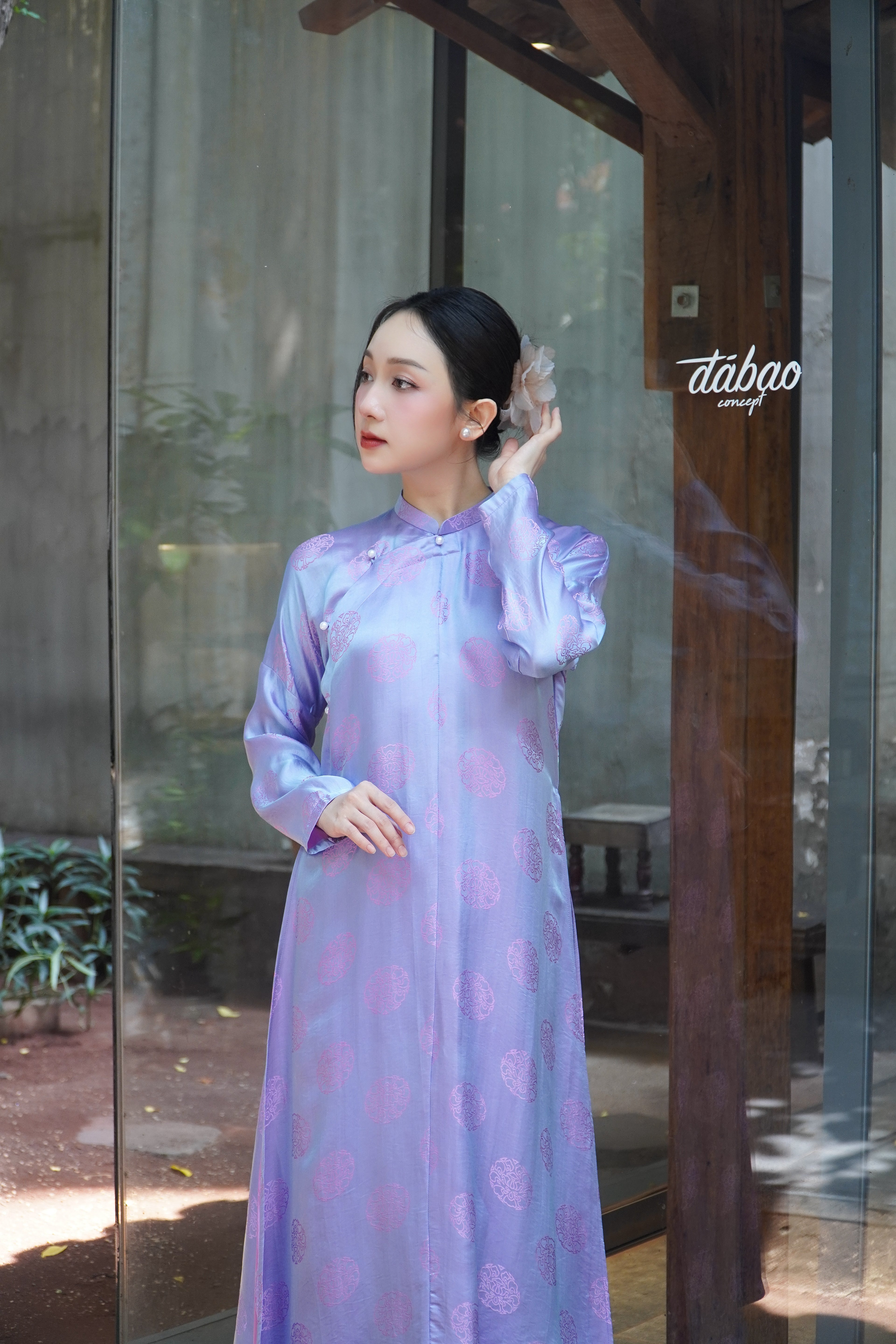 Ngũ Vân" Ao-dai Set – Wormsilk 5-panel Aodai in Lavender - Detail shot - Handcrafted Vietnamese design