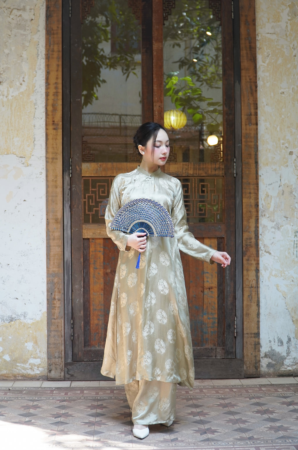 Nguyệt Liên" Ao Dai set - Wormsilk 5-panel design in Clay - Back view - Premium Vietnamese apparel