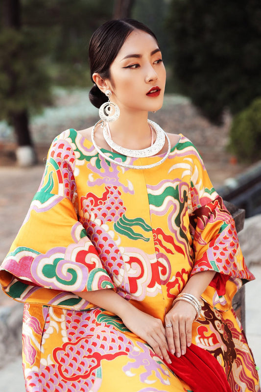 "Nhat Chi Mai" – Collar Necklace in Fine Silver
