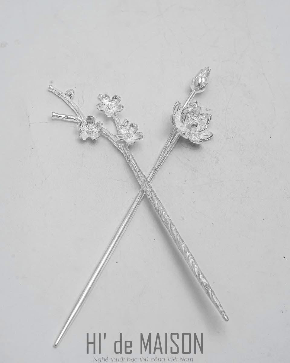 Vietnamese Silver - Nhất Chi Mai – Fine Silver Hair Pin with Apricot Blossoms - flat lay display in silver by HI de Maison