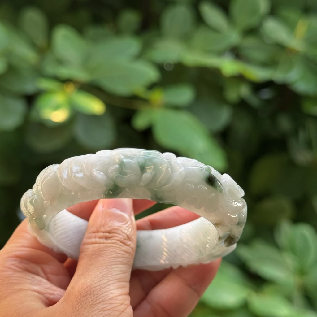 “Jade Garden of Harmony” – Hand-Carved Natural Jadeite Bangle