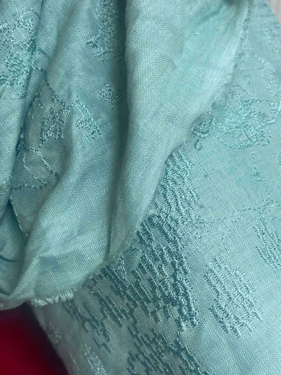 TAM PHƯƠNG – Men’s Hand-Embroidered Linen Áo Dài in Mint