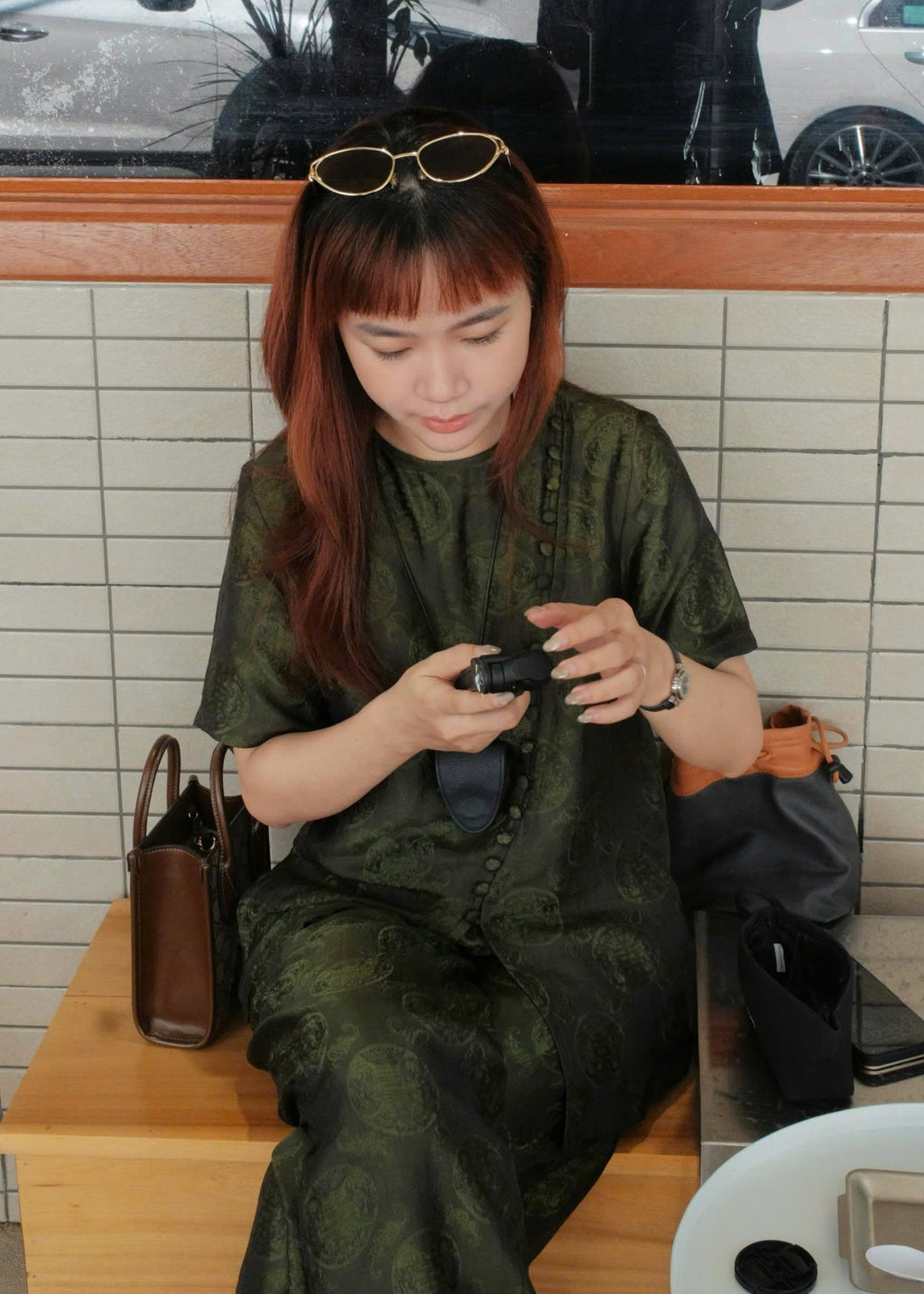 “Diagonal Grace” Ao-Ngan Set – Short-sleeve Worm Silk in Moss Green