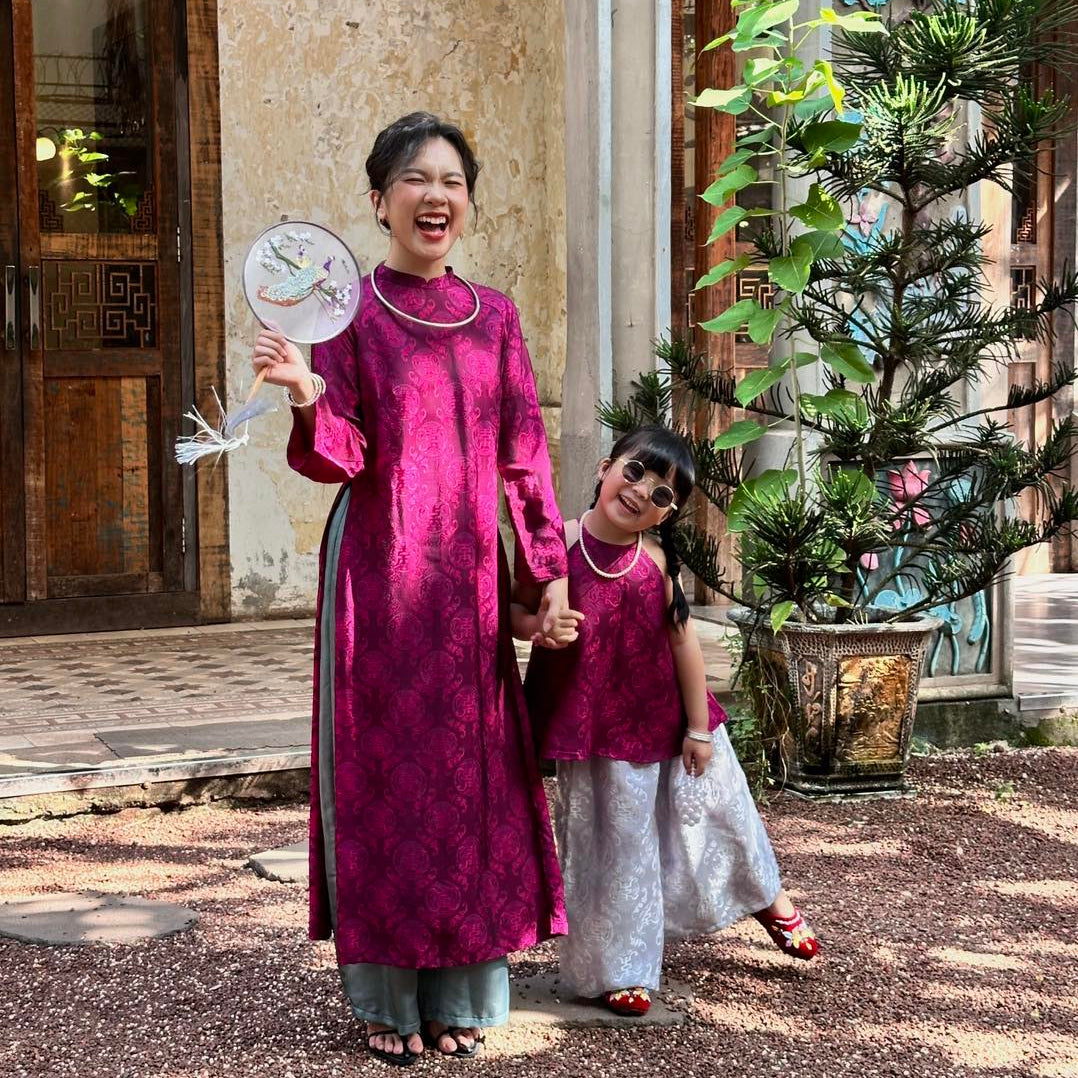 Vietnamese Ao Dai - Loc Tho Ao Dai set - Wormsilk in Dark Magenta - styled presentation in fuchsia by Moc