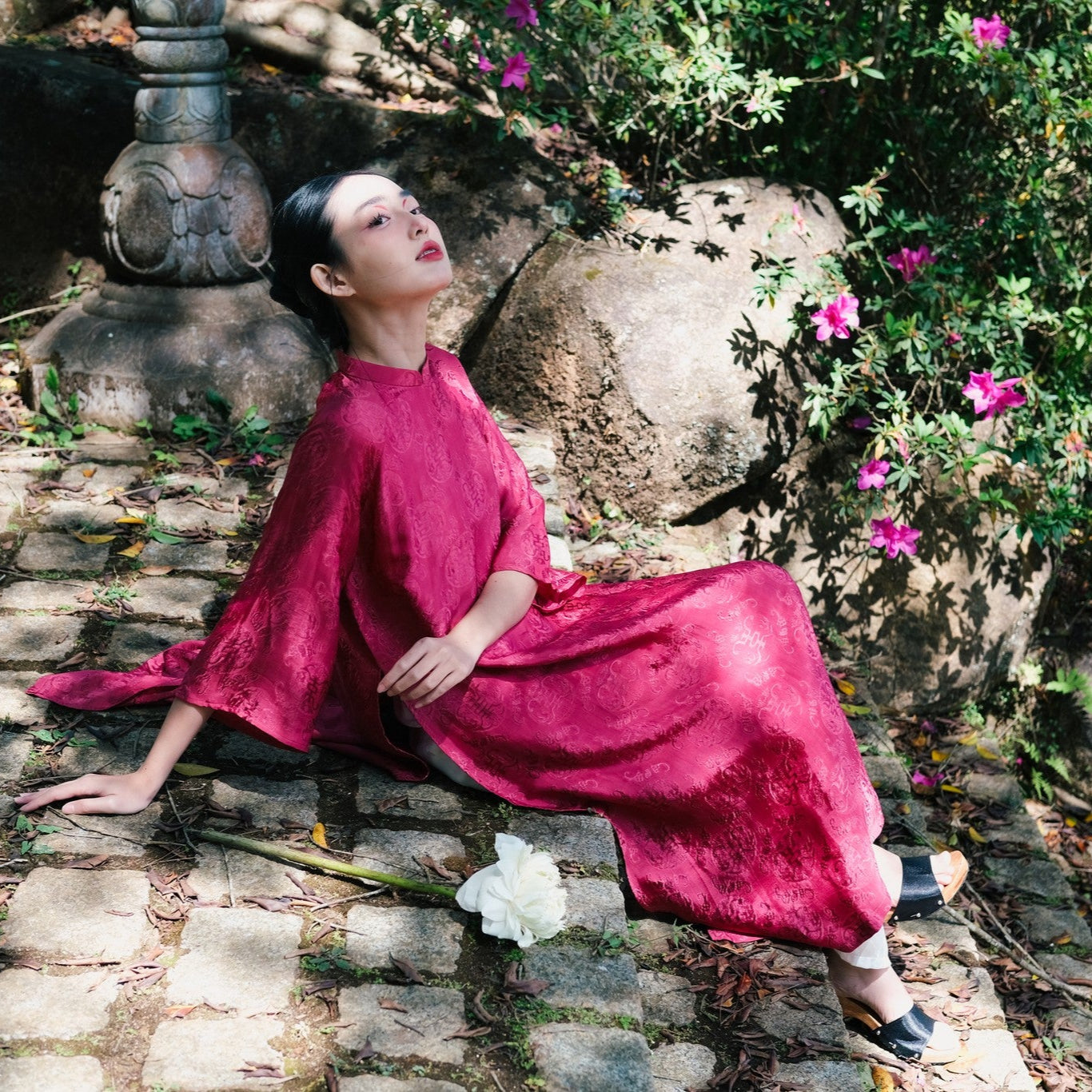 Vietnamese Ao Dai - Loc Tho Ao Dai set - Wormsilk in Dark Pink [Modern Cut] - styled presentation in fuchsia by Moc