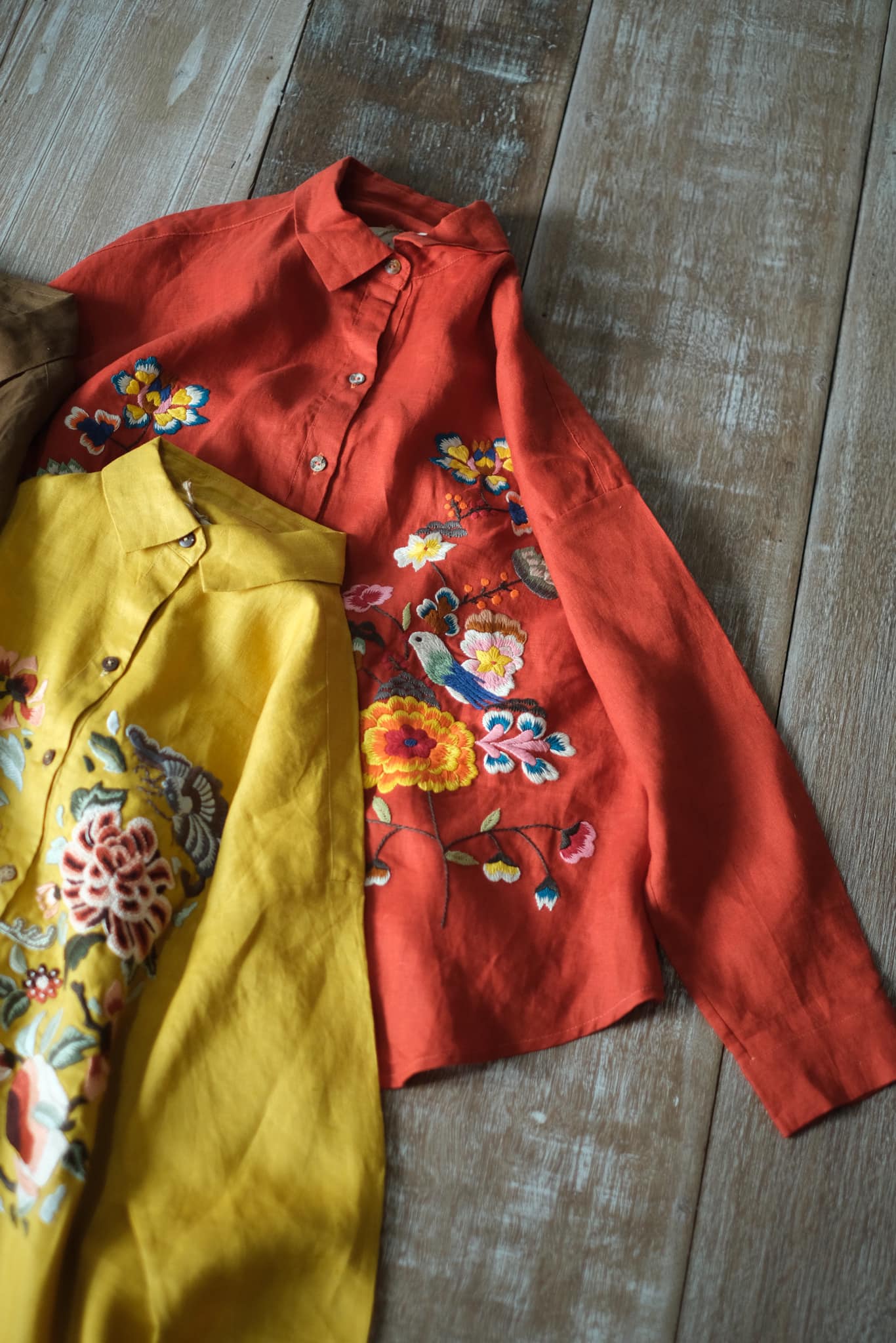 "Spring" embroidered Vietnamese linen shirt in yellow and red with floral patterns by Huulala.