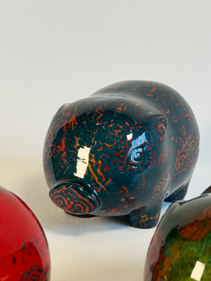 Vietnamese Lacquer - Ceramic Piggy in Lacquer - side profile in black by Lam Phong Pottery