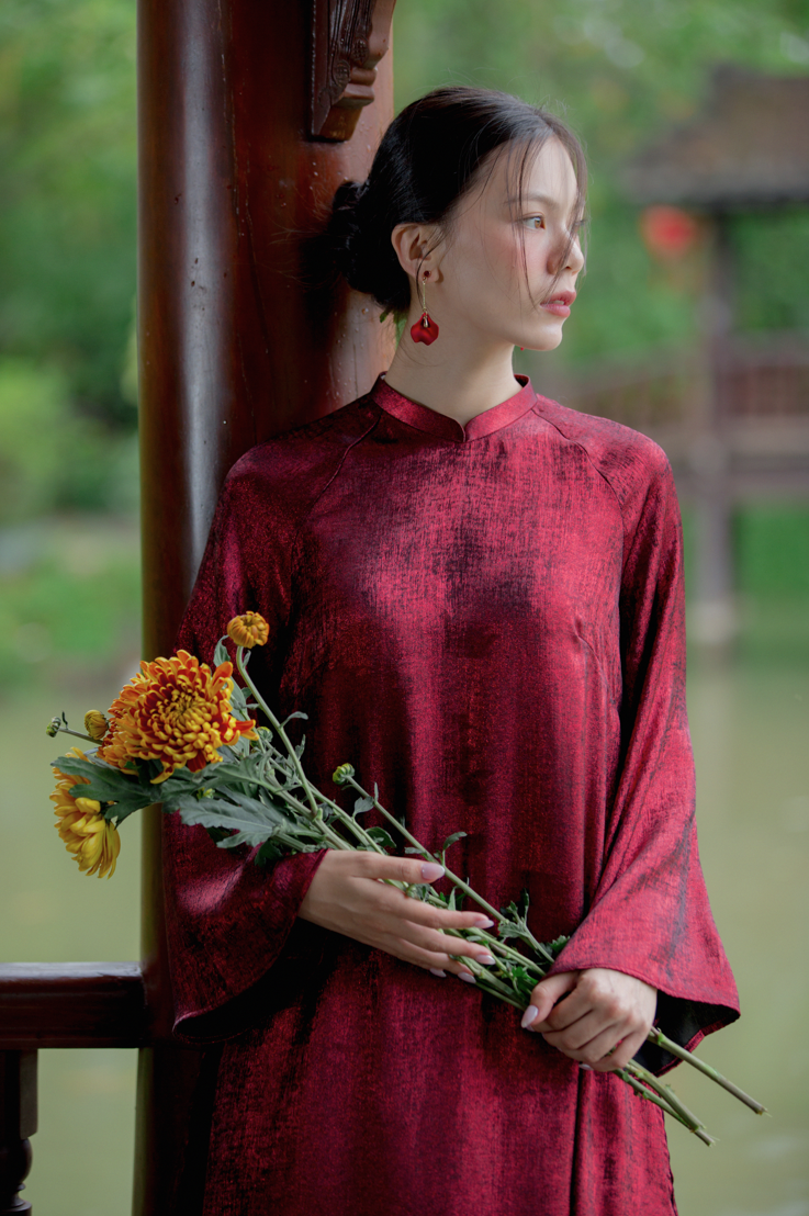 Tich Luu" Ao Dai Set in Metallic Pomegranate Red with Dark Moss Pants - Front view - Premium Vietnamese fashion