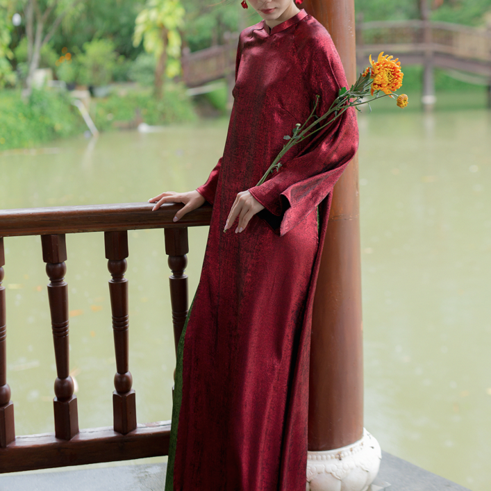 Tich Luu Ao Dai Set in Metallic Pomegranate Red with Dark Moss Pants [Modern cut] - side profile by Moc