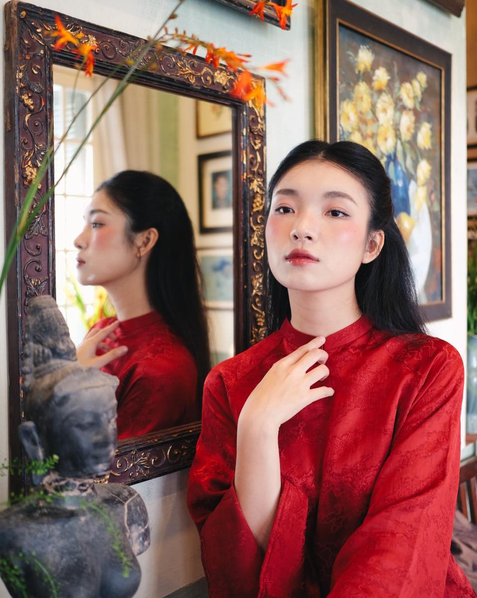 "Van Sa Ao Dai set in red premium Hangzhou silk, traditional Vietnamese dress by Moc, modern artisan design."
