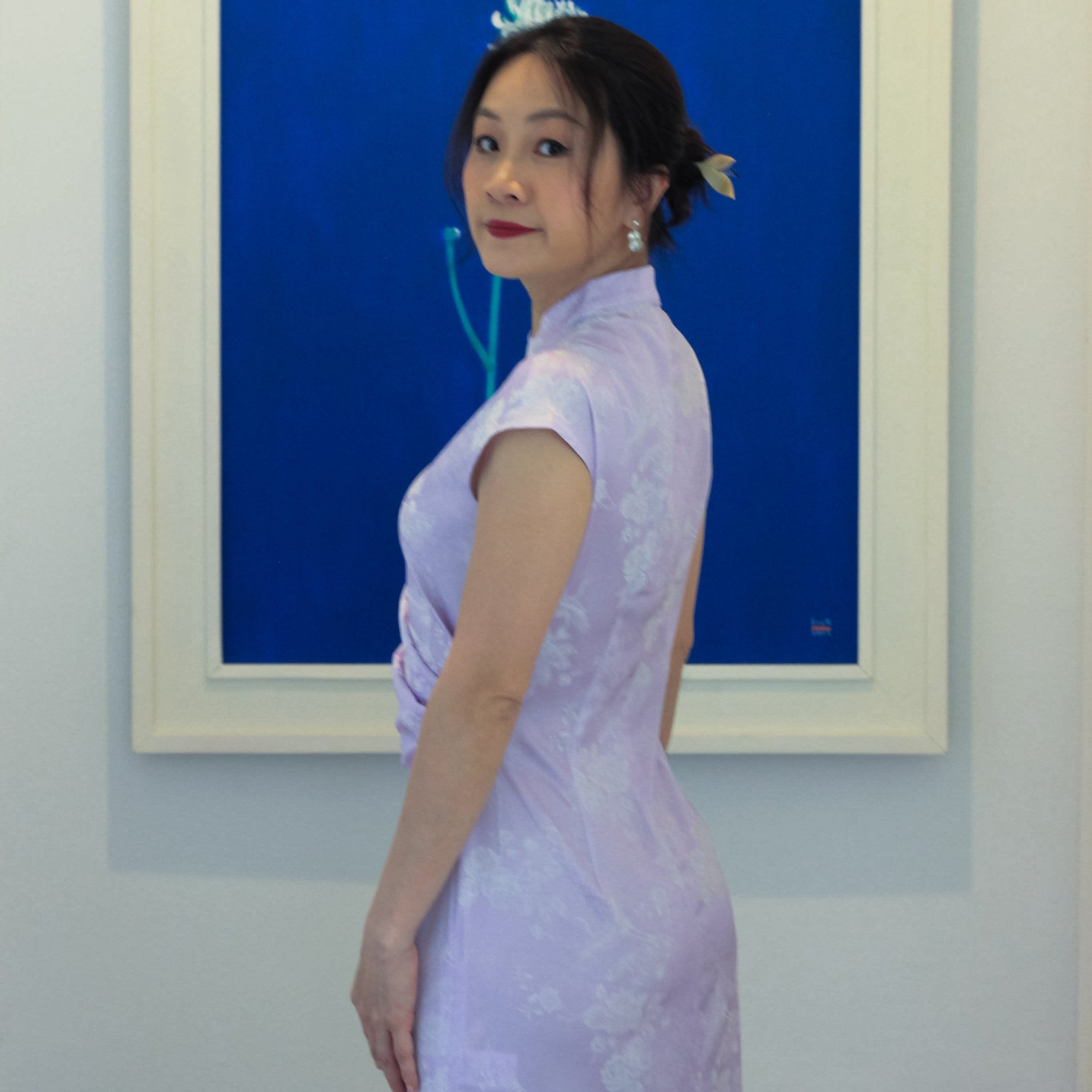 "Hương Trầm sleeveless cheongsam in lavender jacquard silk, modern Vietnamese top"