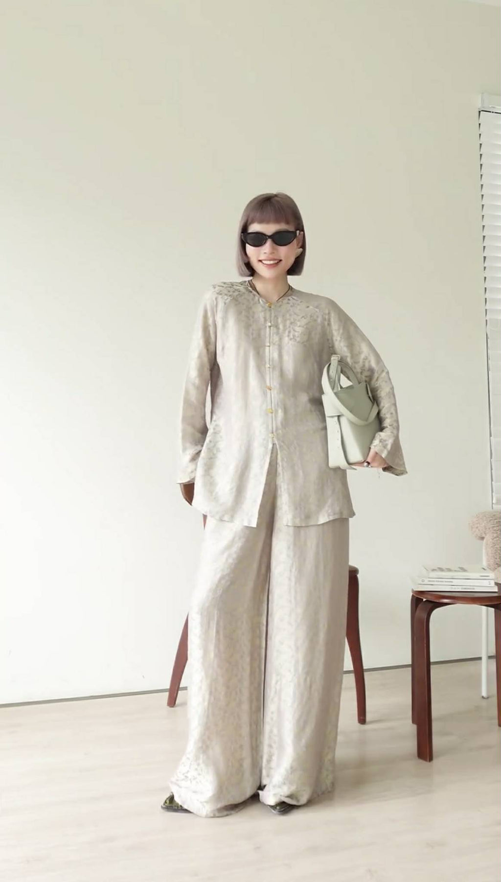 "AN" Ao-Ba-Ba - Wormsilk in Silver/gold pattern