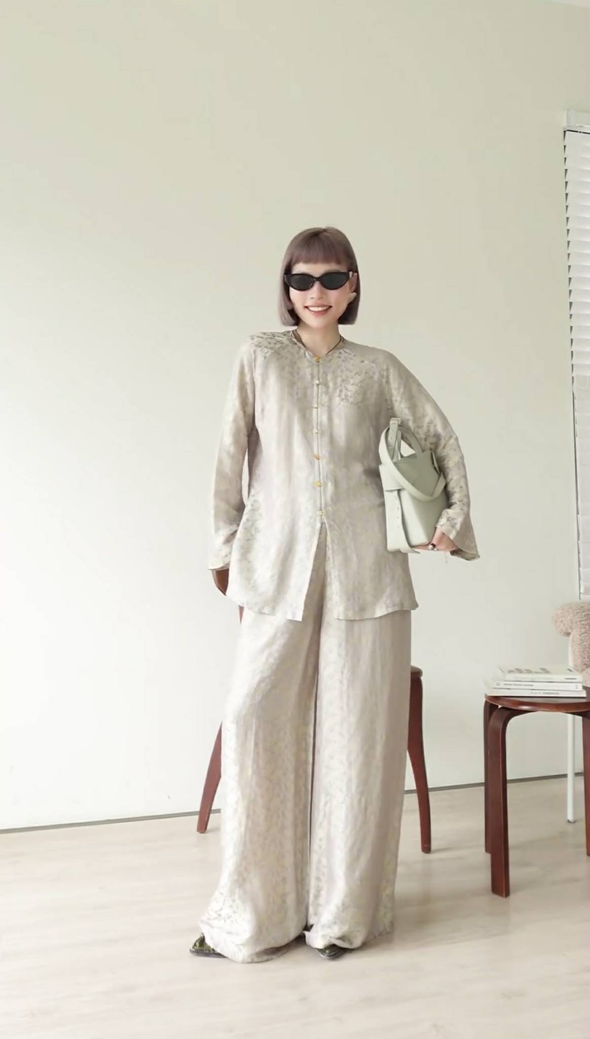 "AN" Ao-Ba-Ba - Wormsilk in Silver/gold pattern