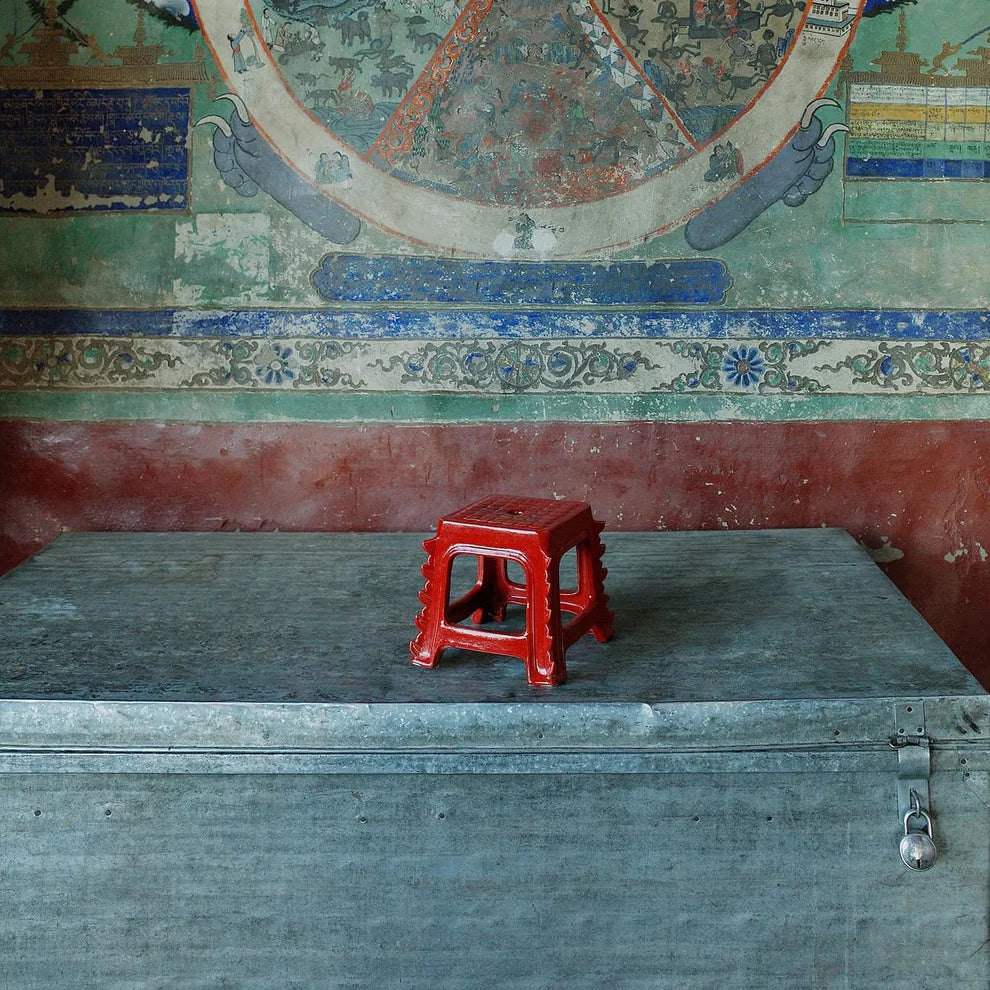 image for about us section  - red dragon chair  