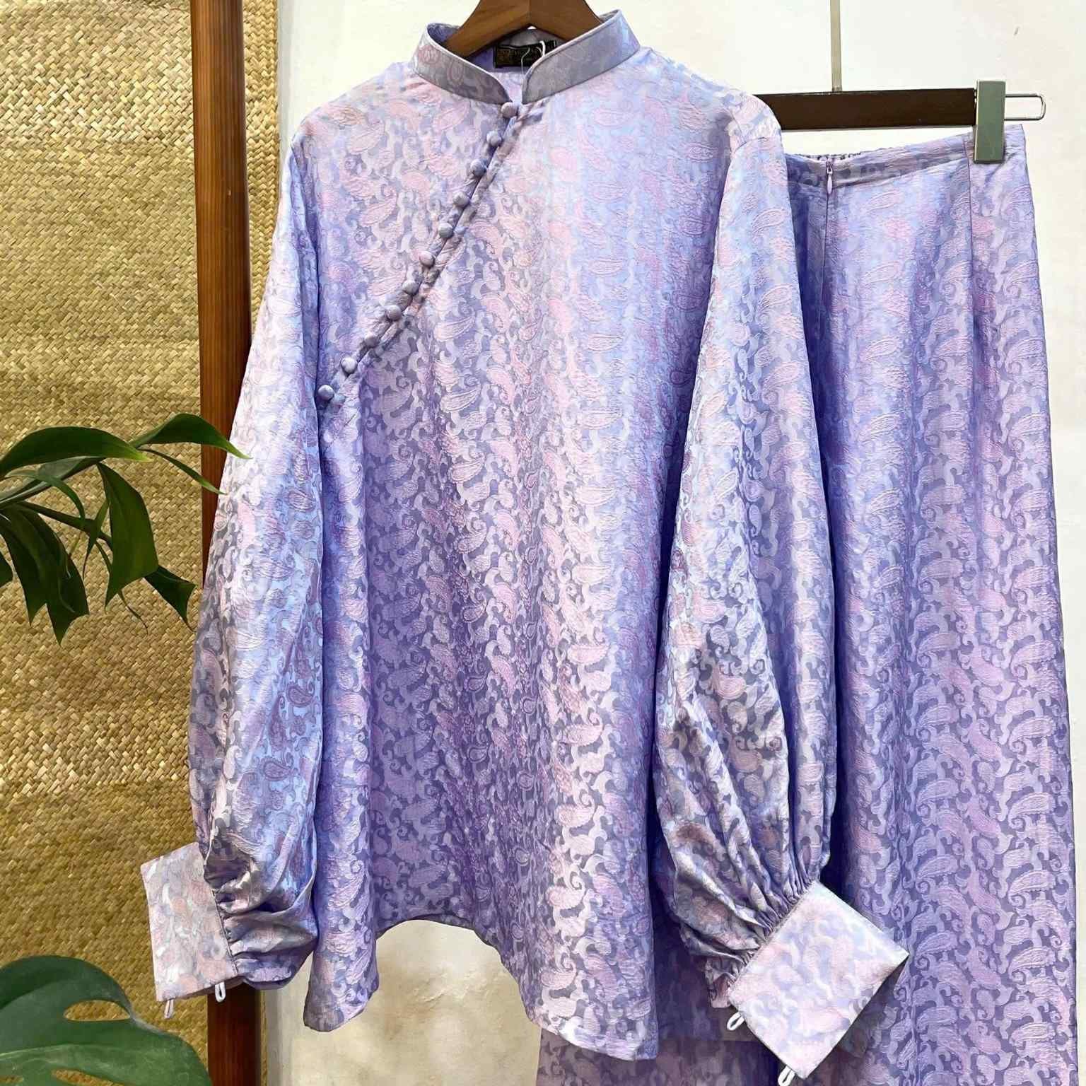 "KY" Ao-Ngan (Shorter version of Ao-dai) with Balloon Sleeve - Wormsilk in Lavender - Modern Vietnamese Ao-Ngan by Huyen Thai Collection at L'Orient Haus contemporary boutique