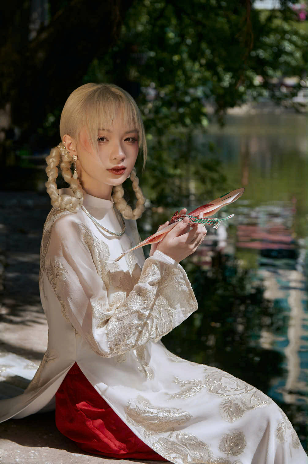 Vietnamese Ao Dai - Giai Nhan Premium Ao Dai - White Wormsilk [Modern cut] - styled presentation in white by Moc