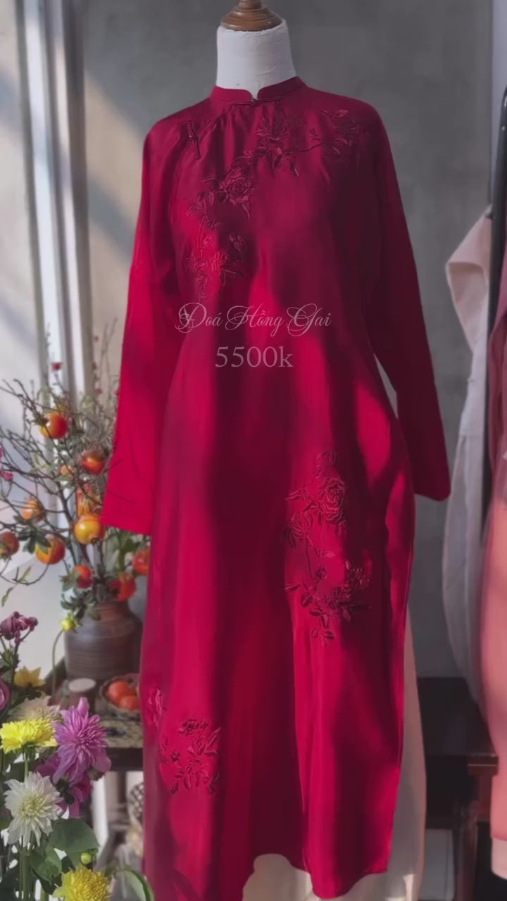 "A Red Flower Trail" Ao-dai Set - Premium Hand-embroidered Wormsilk in Crimson