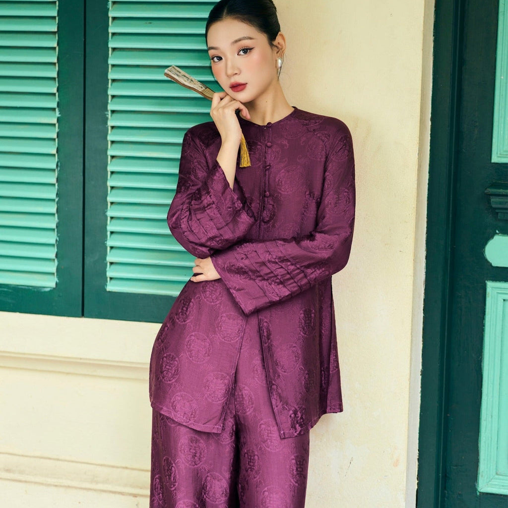 “Tú Lệ” Ba ba Set - Pleated sleeved wormsilk in Imperial Mulberry - front view by Tam