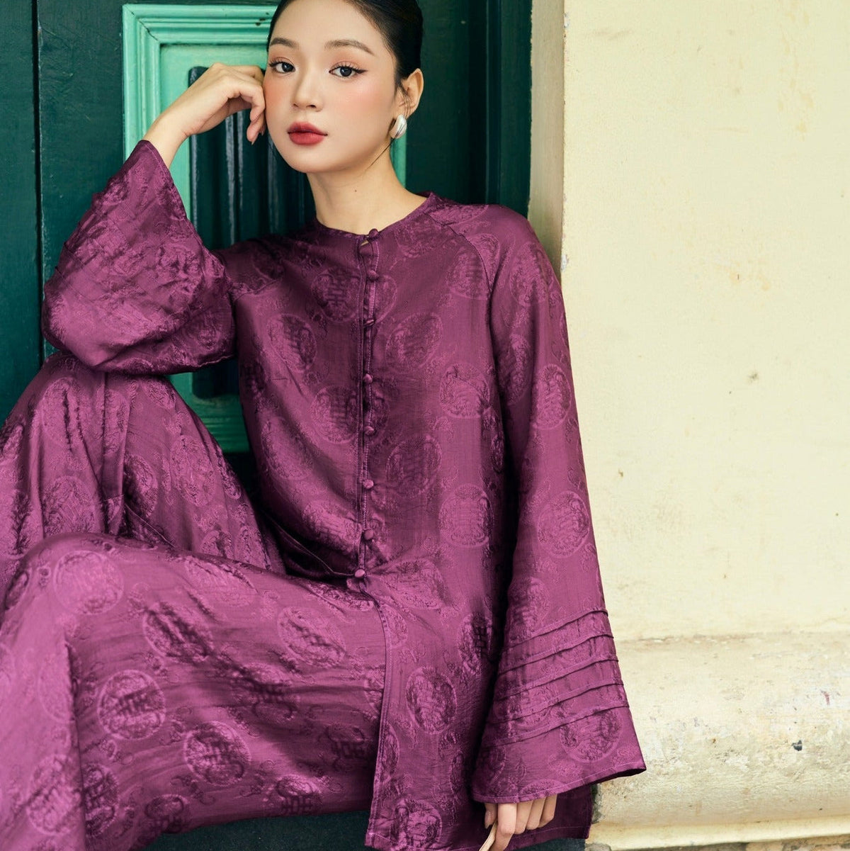 “Tú Lệ” Ba ba Set - Pleated sleeved wormsilk in Imperial Mulberry - front view by Tam